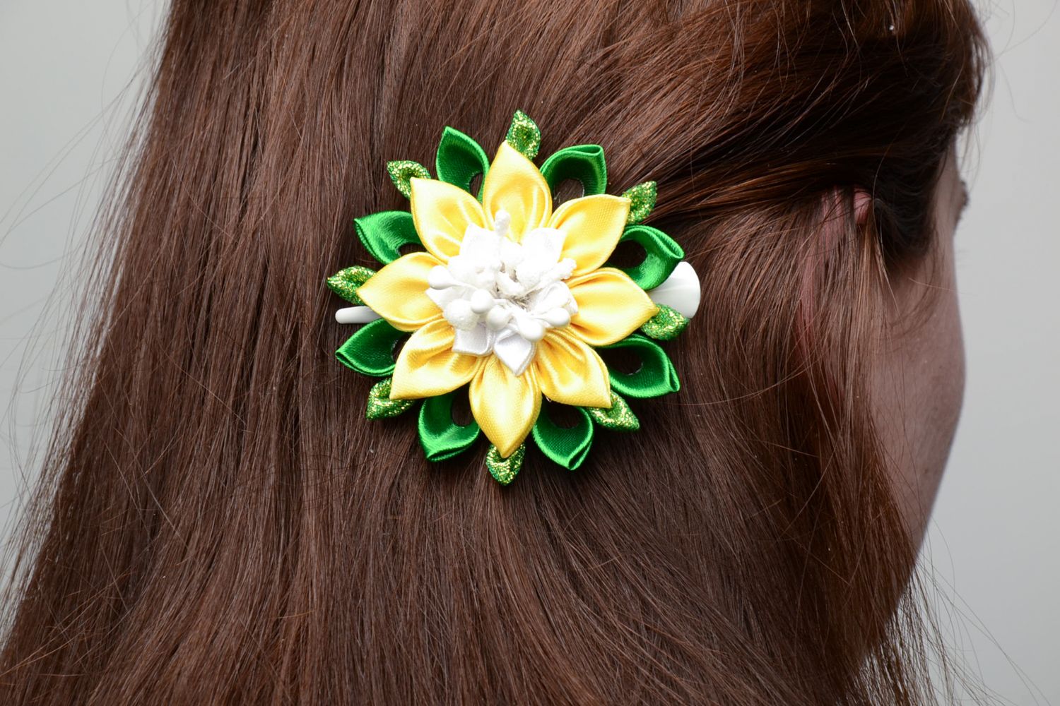Авторская заколка для волос в технике канзаши желтый цветок фото 5