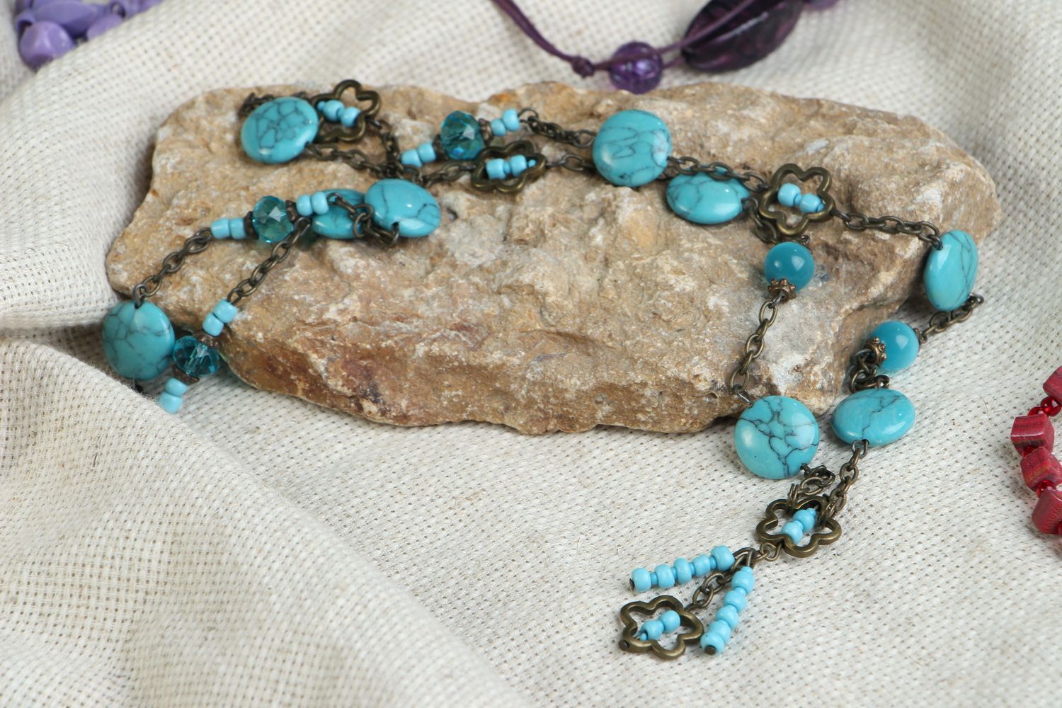 Beaded necklace made of bronze and turquoise photo 4