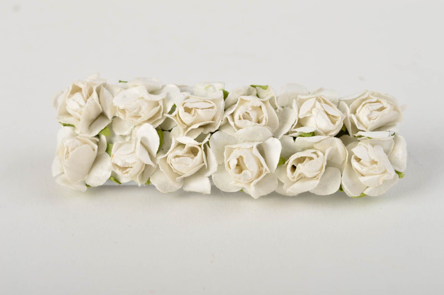 Украшение ручной работы заколка с цветами аксессуар для волос белые розы фото 2