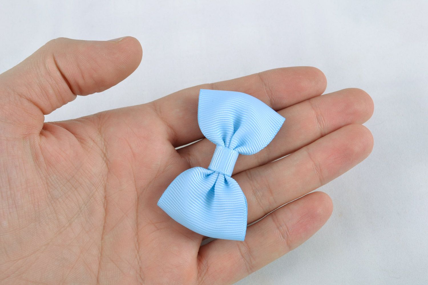 Beautiful handmade blue ribbon bow hair clip for children photo 2