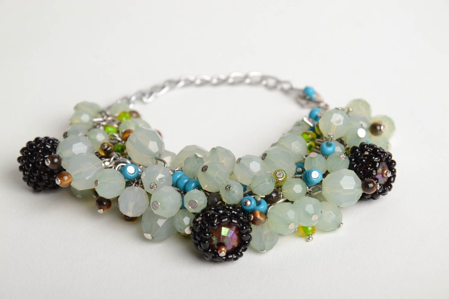 Bracelet fait main en perles de verre plastique et perles de rocaille massif photo 3