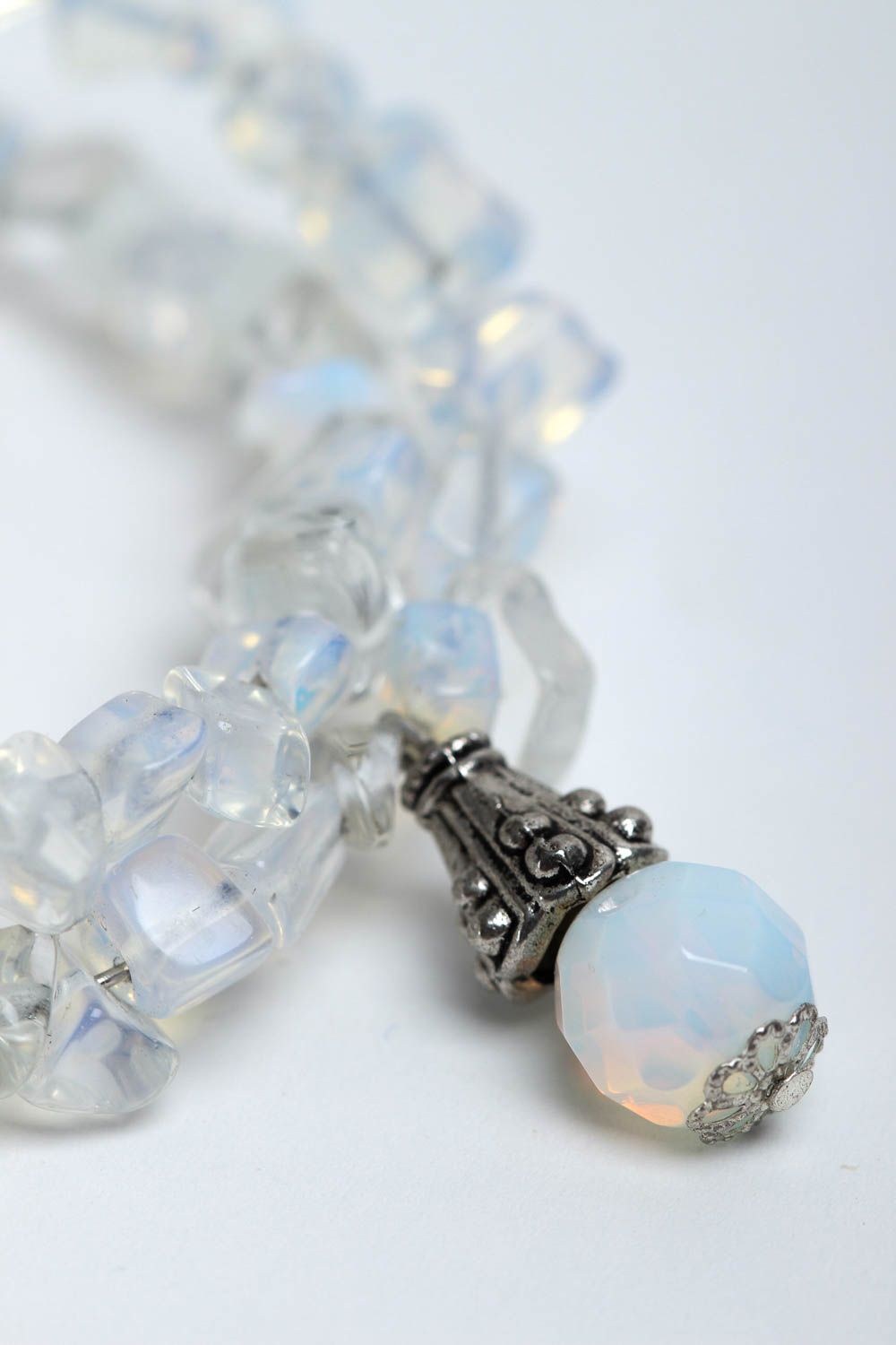 Bracelet pierre de lune Bijou fait main design avec breloques Cadeau femme photo 3