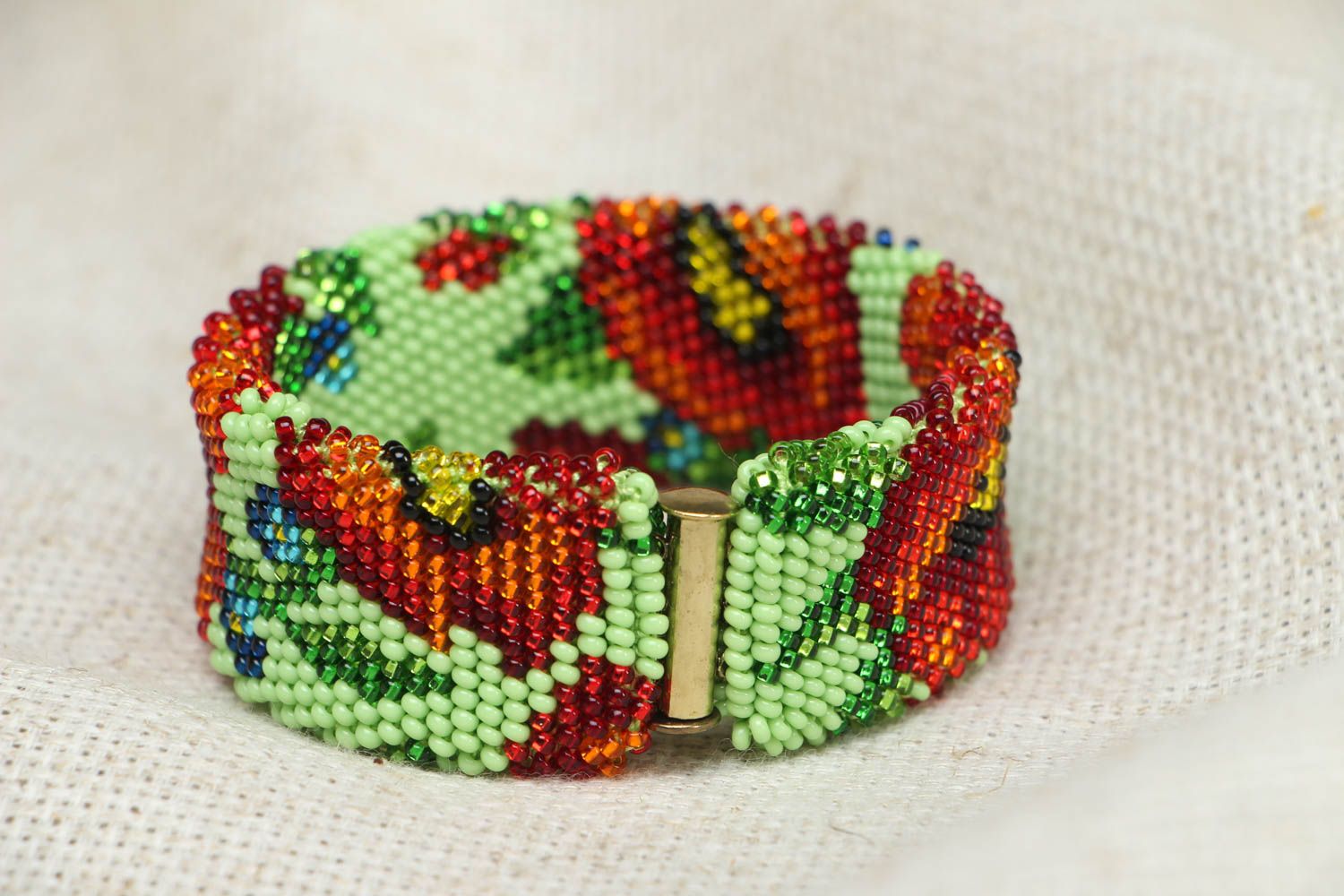 Handmade broad beaded bracelet photo 3