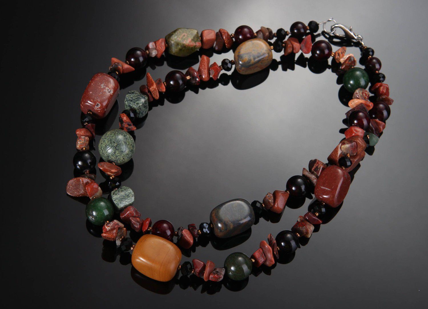 Beads made of natural stones photo 3
