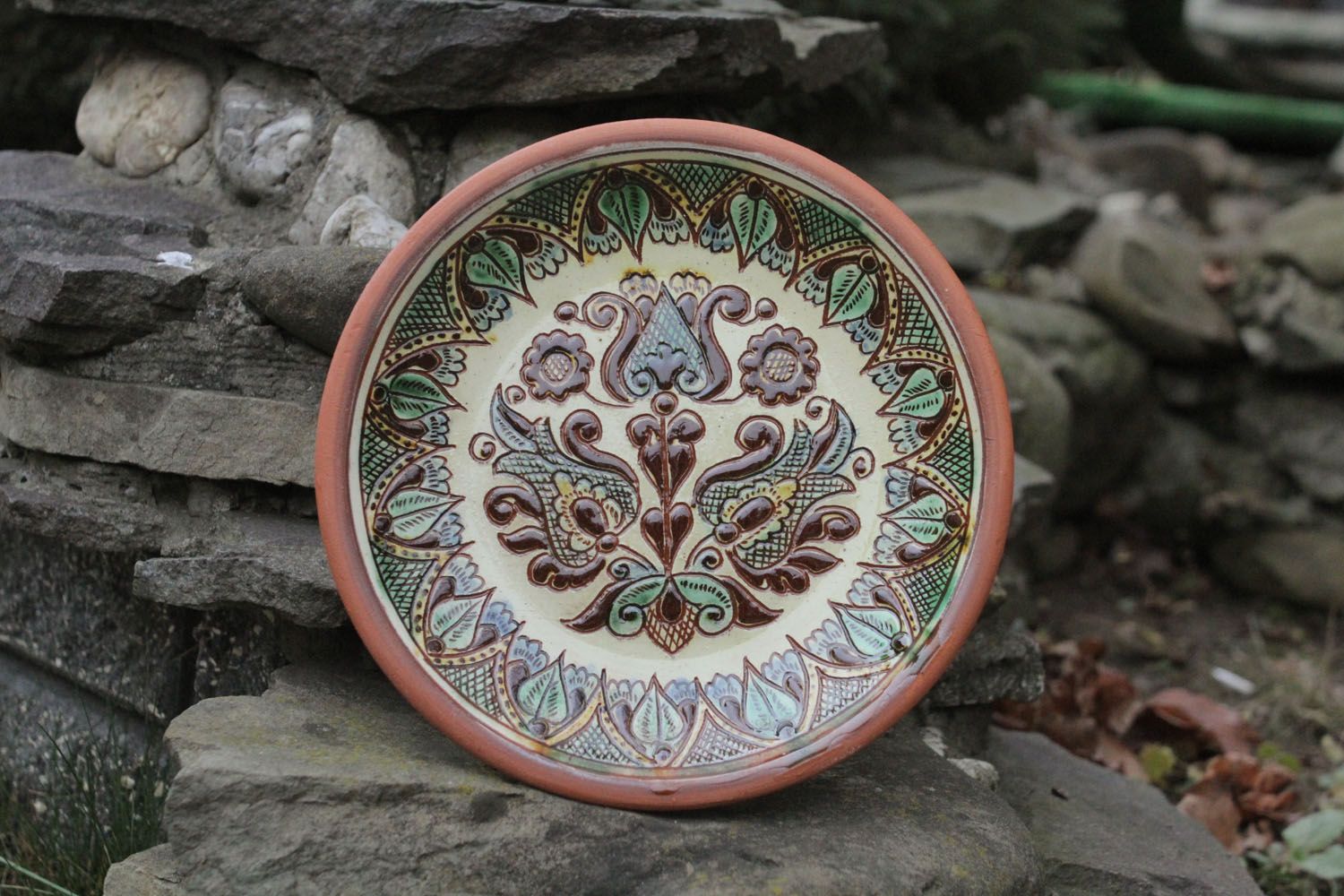 Глиняная тарелка с гуцульской росписью фото 1