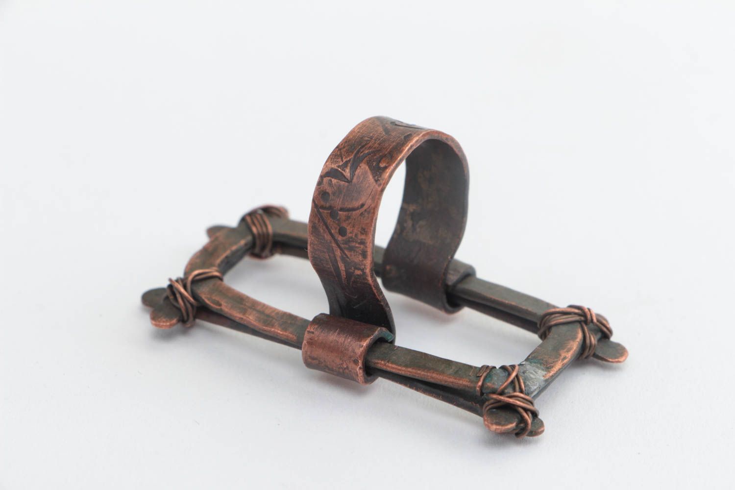 Bague originale de forme insolite en cuivre oblongue faite main pour femme photo 4