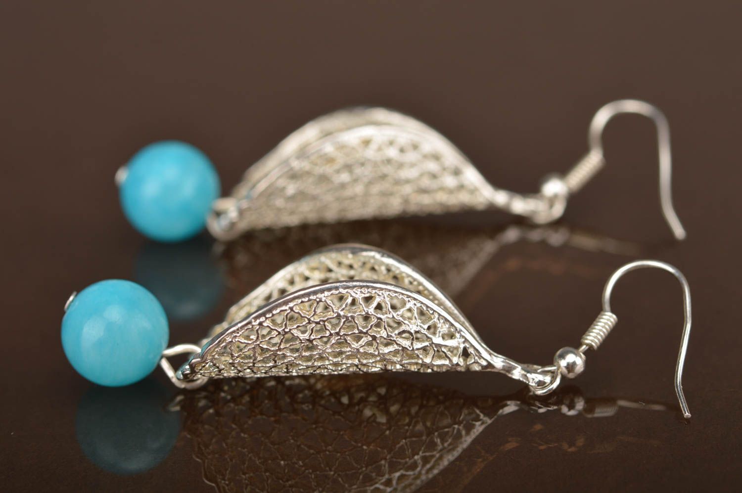 Boucles d'oreilles pendantes métal perles fantaisie bleu clair faites main photo 5
