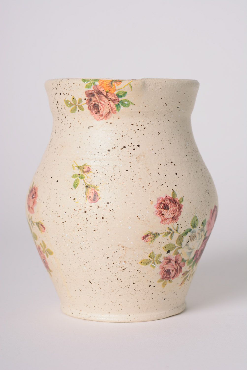 Cruche en argile faite main originale claire avec ornement vintage des roses photo 5