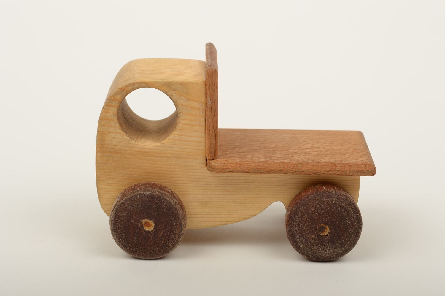Spielzeug aus Holz handgefertigt Holzspielzeug Öko Holz LKW Spielzeug für Kind foto 2