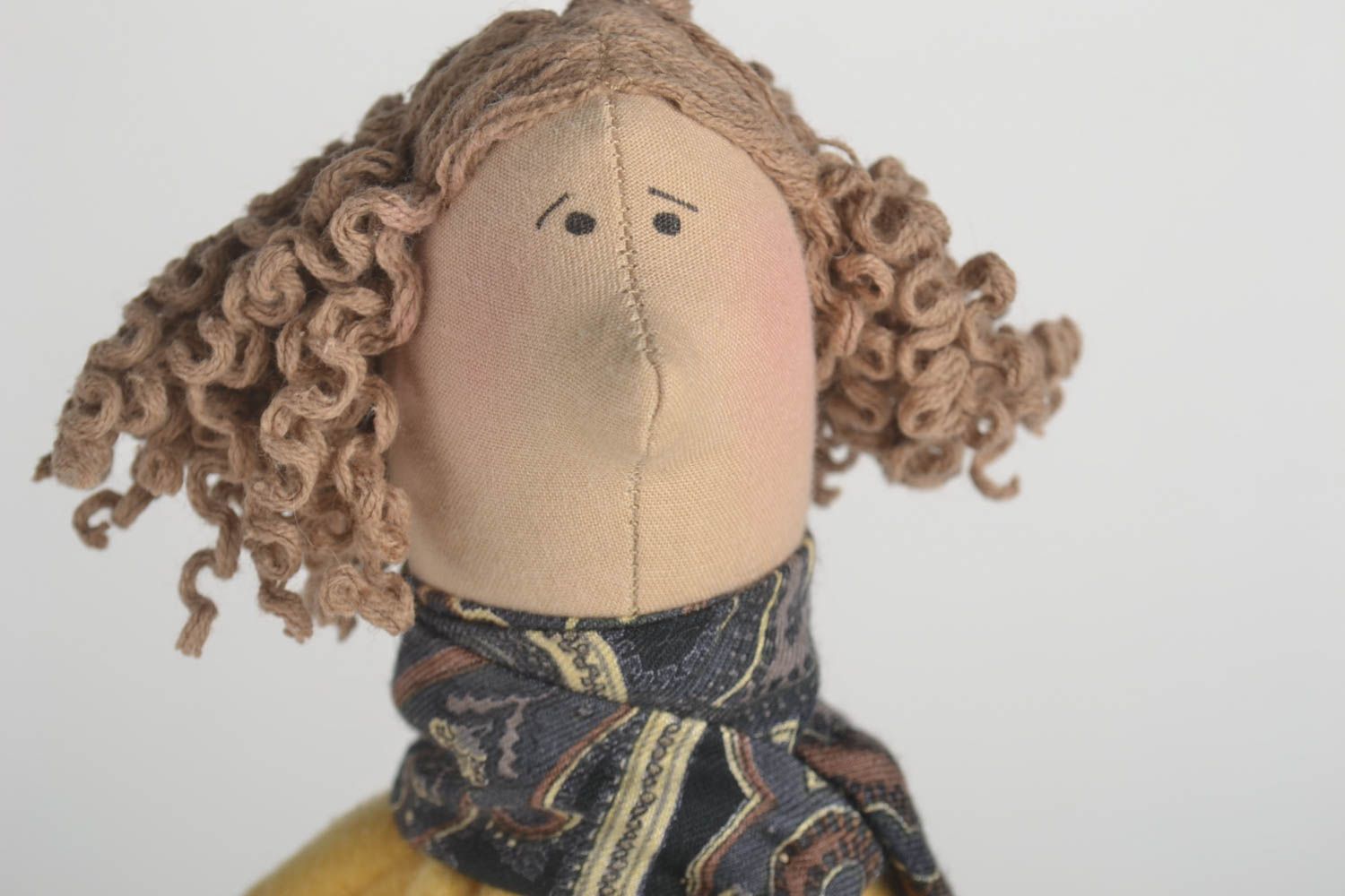 Handmade Puppe aus Stoff Haus Dekoration Geschenk für Frau mit Gestell in Gelb foto 2