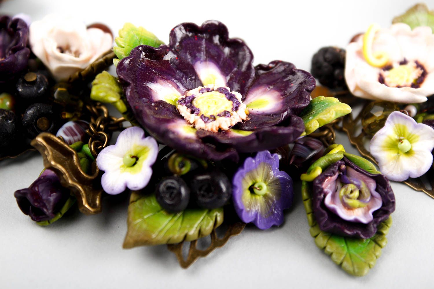 Collier fleurs en pâte polymère Bijou fait main original Accessoire femme photo 3