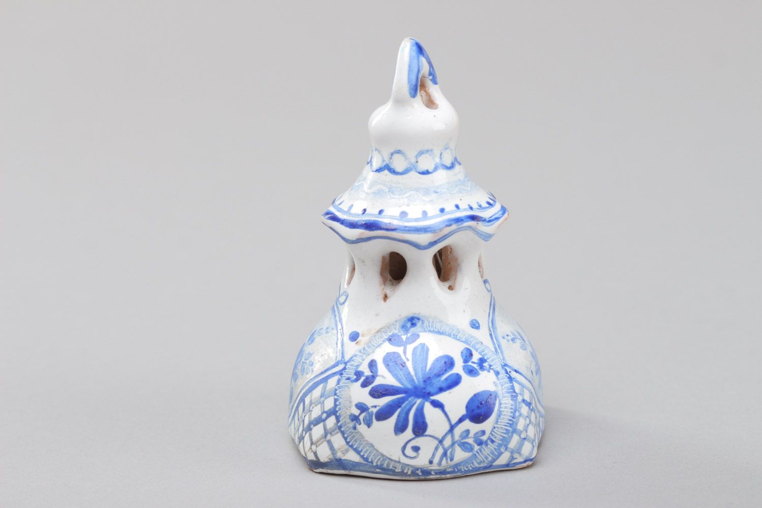 Petite cloche en céramique blanc-bleu peint d'émail fait main original photo 2