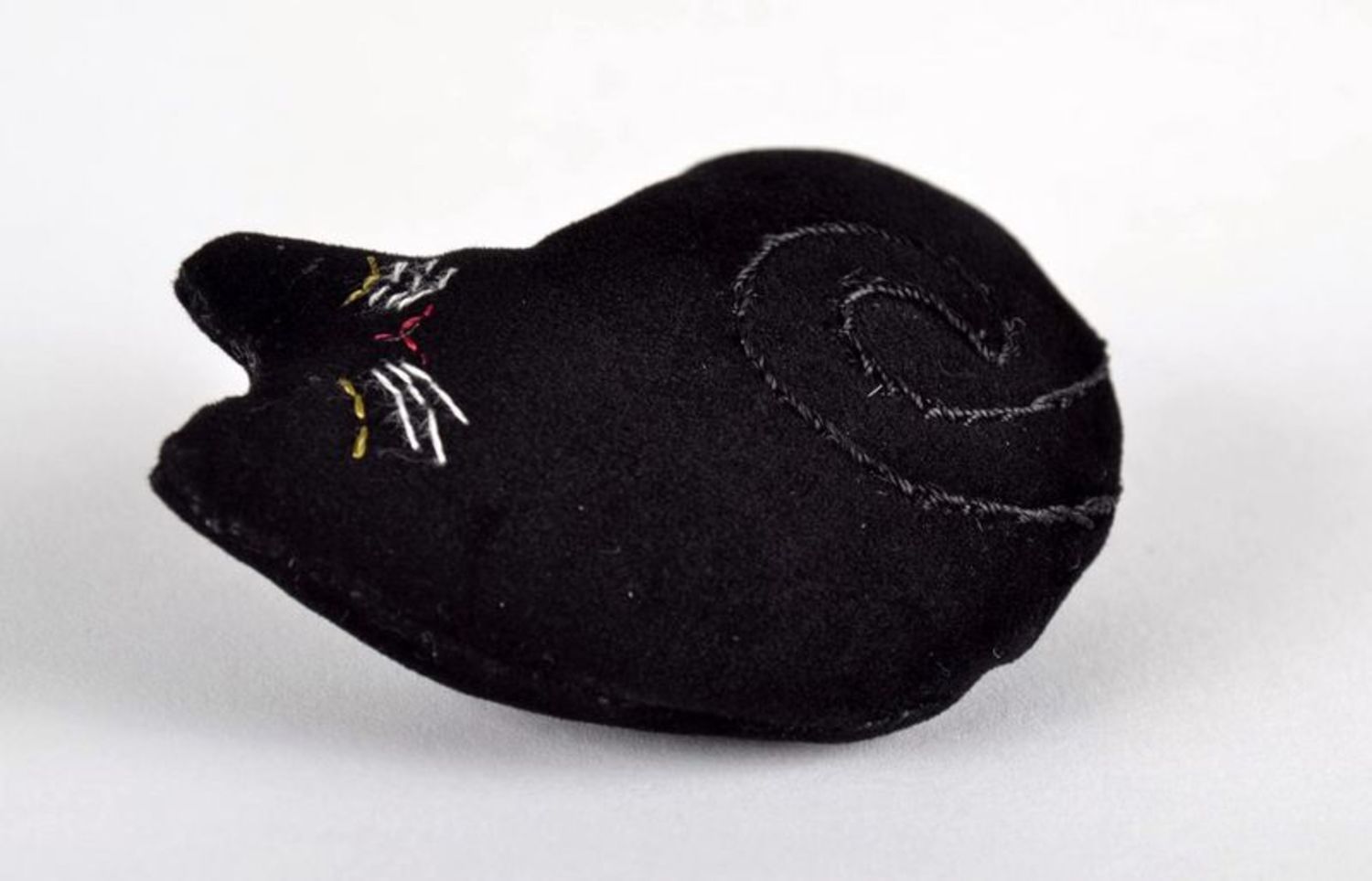 Spilla gatto nero fatta a mano spilla piccola nera decorazione vestiti
 foto 3