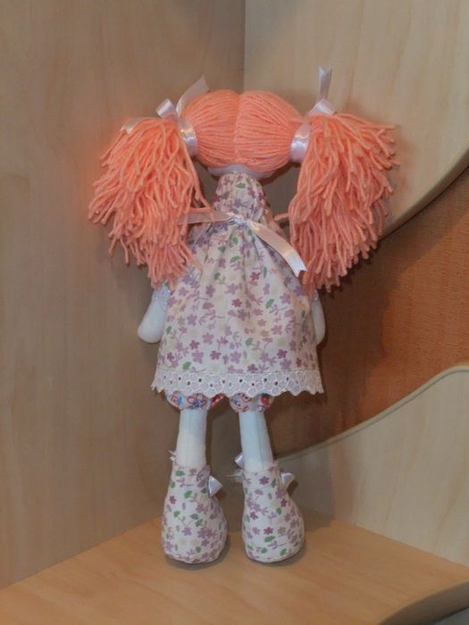 Красивая авторская кукла из ткани и ниток ручной работы рыжая для дома и детей  фото 2