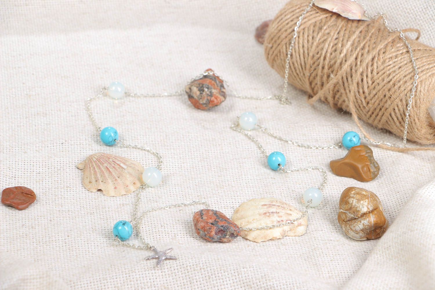 Zartes Collier aus echten Steinen Türkis und Mondstein handmade Schmuck für Frau foto 1