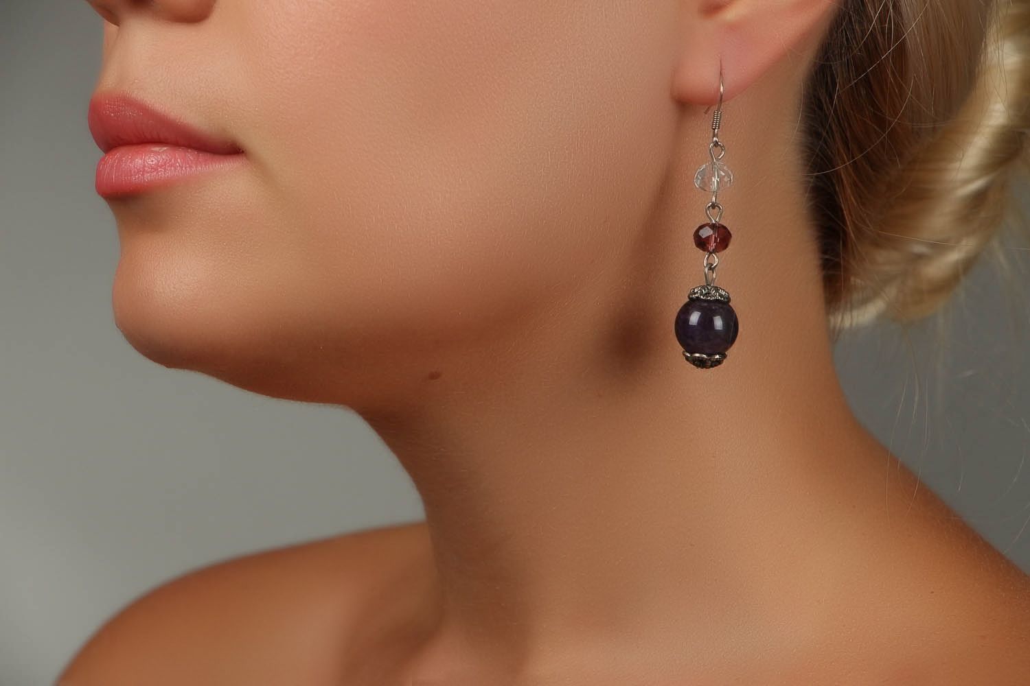 Long earrings with amethyst and glass photo 5