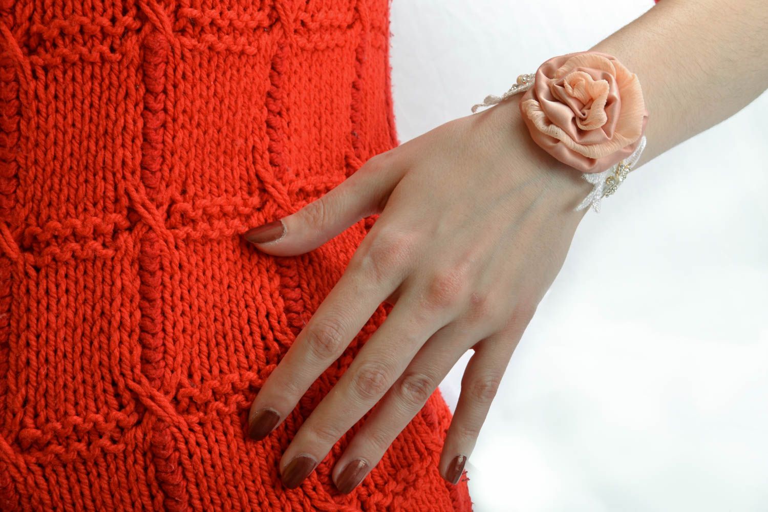 Bracelet de ruban avec rose artificielle photo 5