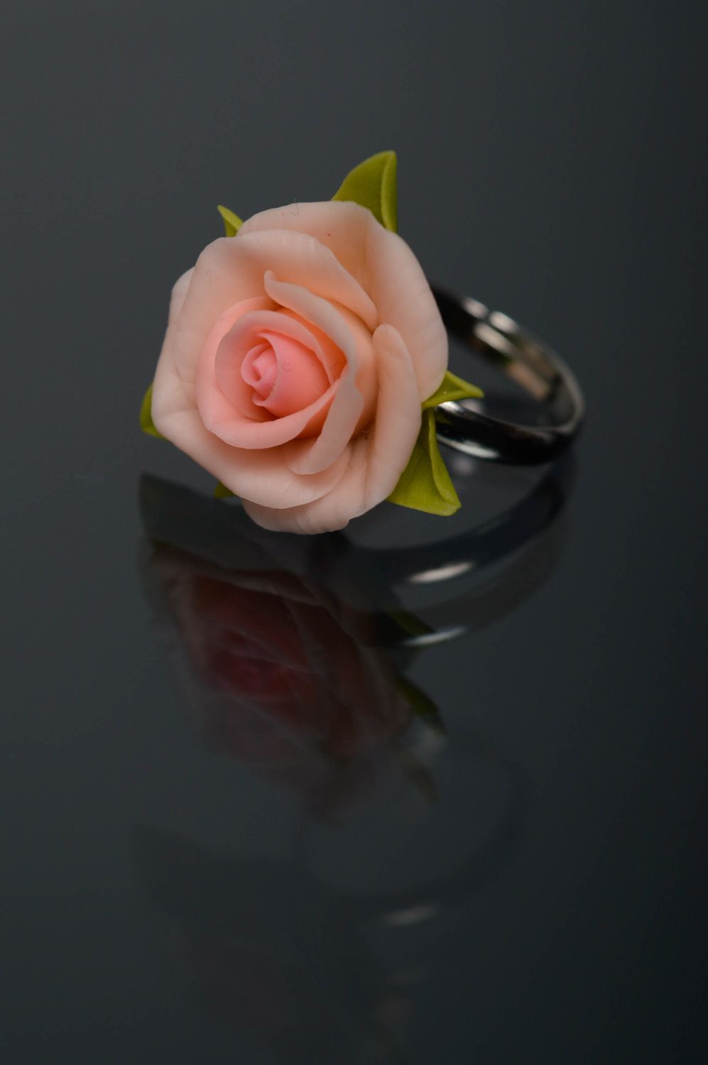 Красивое кольцо из холодного фарфора фото 3