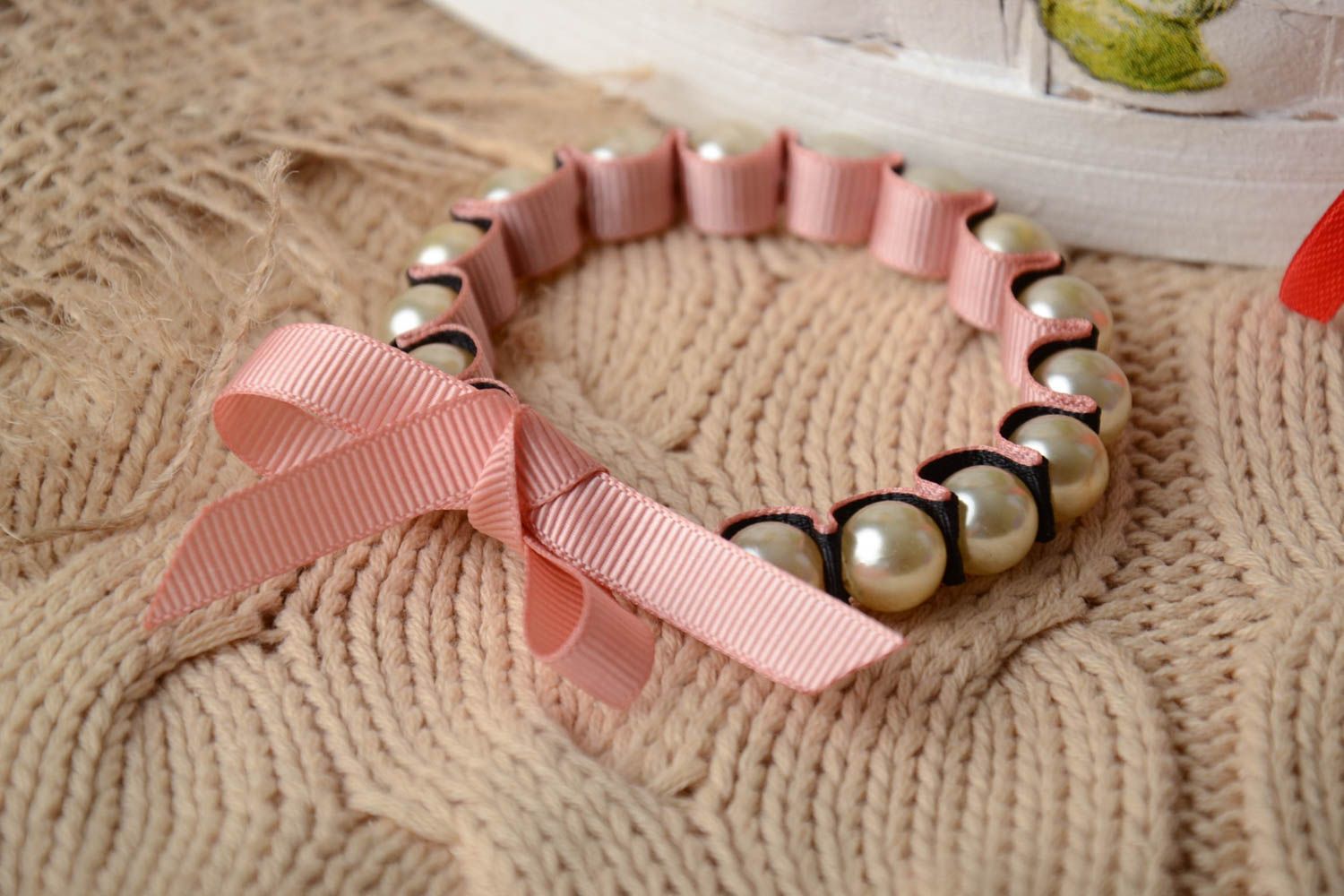 Bracelet de perles en plastique et ruban de reps fait main original rose photo 1