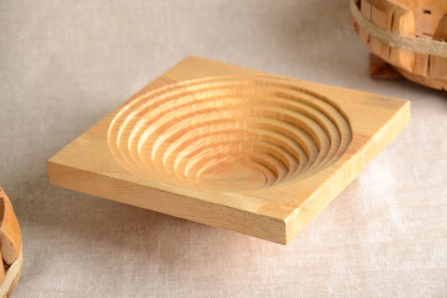 Corbeille à pain en bois faite main design original Vaisselle artisanale photo 1