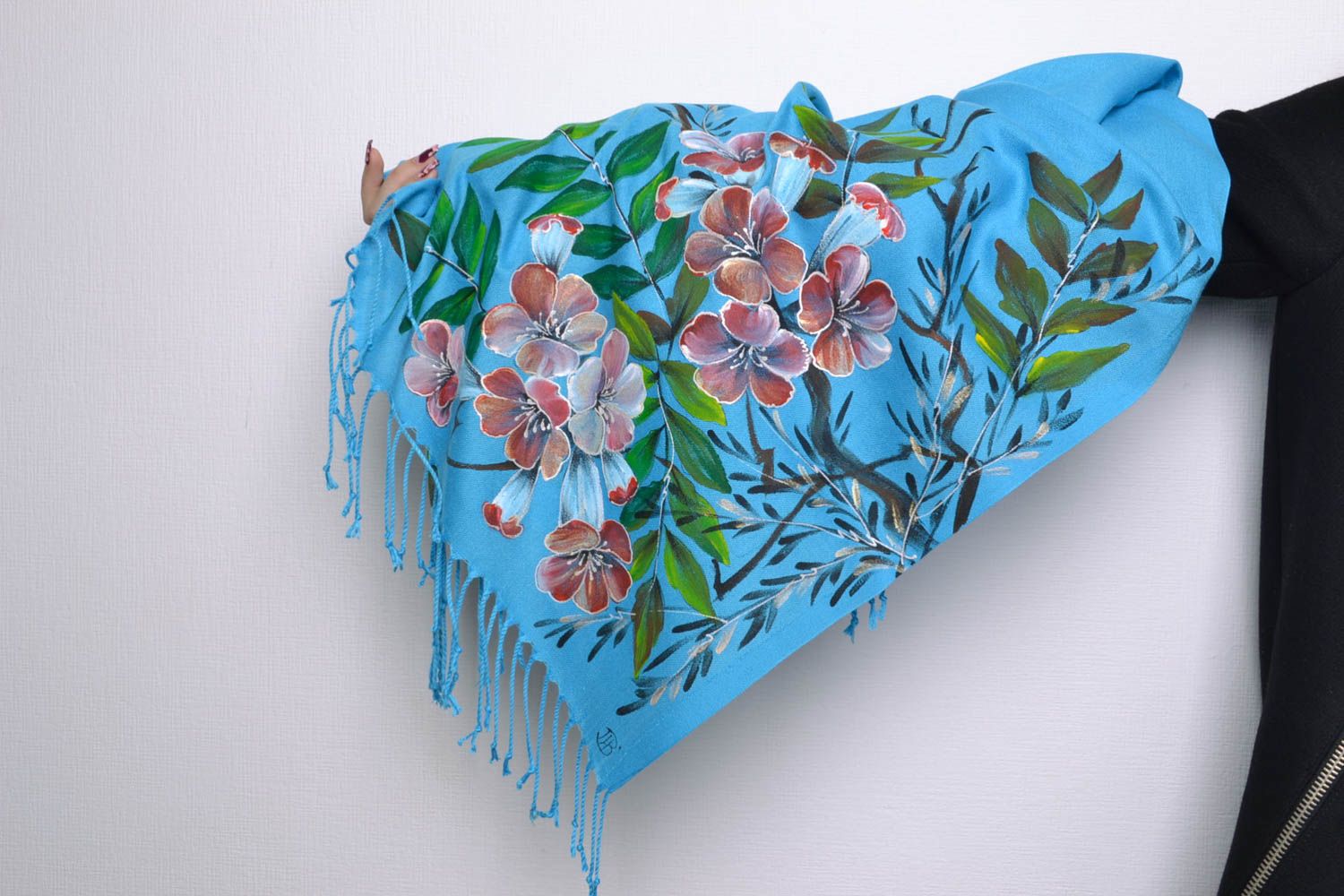 Теплый шарф из кашемира с росписью голубой фото 5