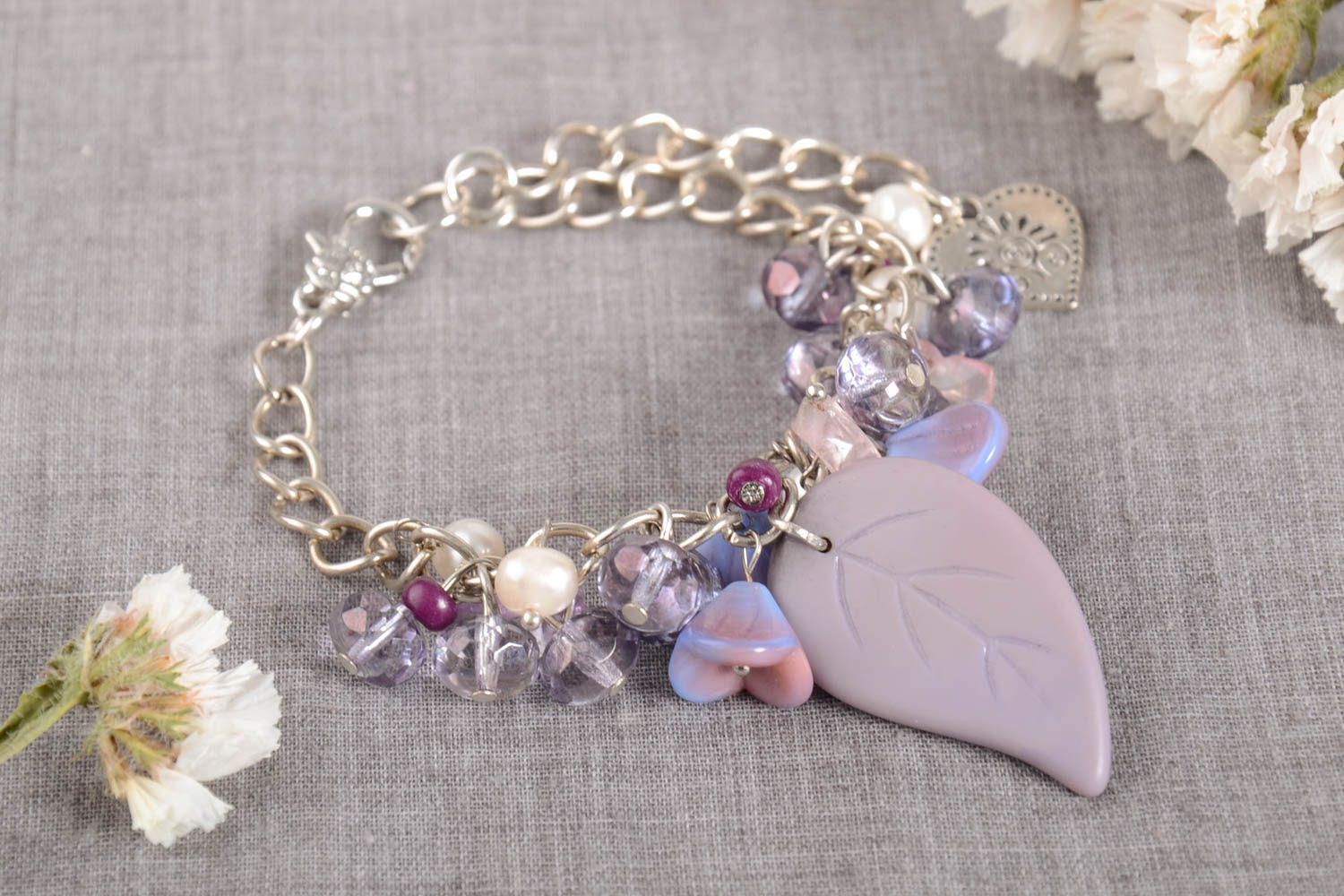 Chain handmade charm bracelet with purple and transparent beads with leaves charms photo 2