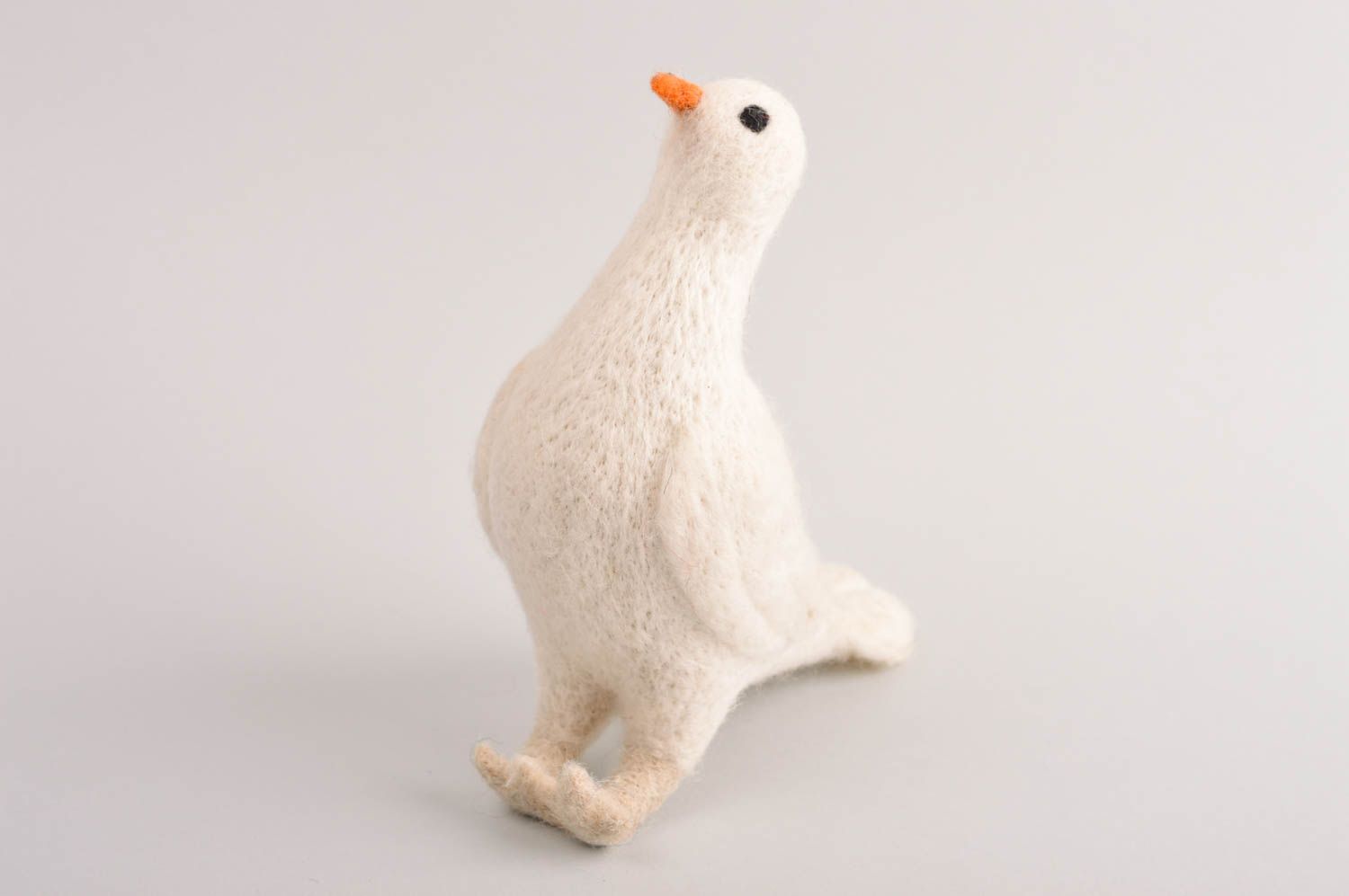 Weißes Kuscheltier Taube handmade Spielzeug aus Wolle Geschenk für Kinder foto 5