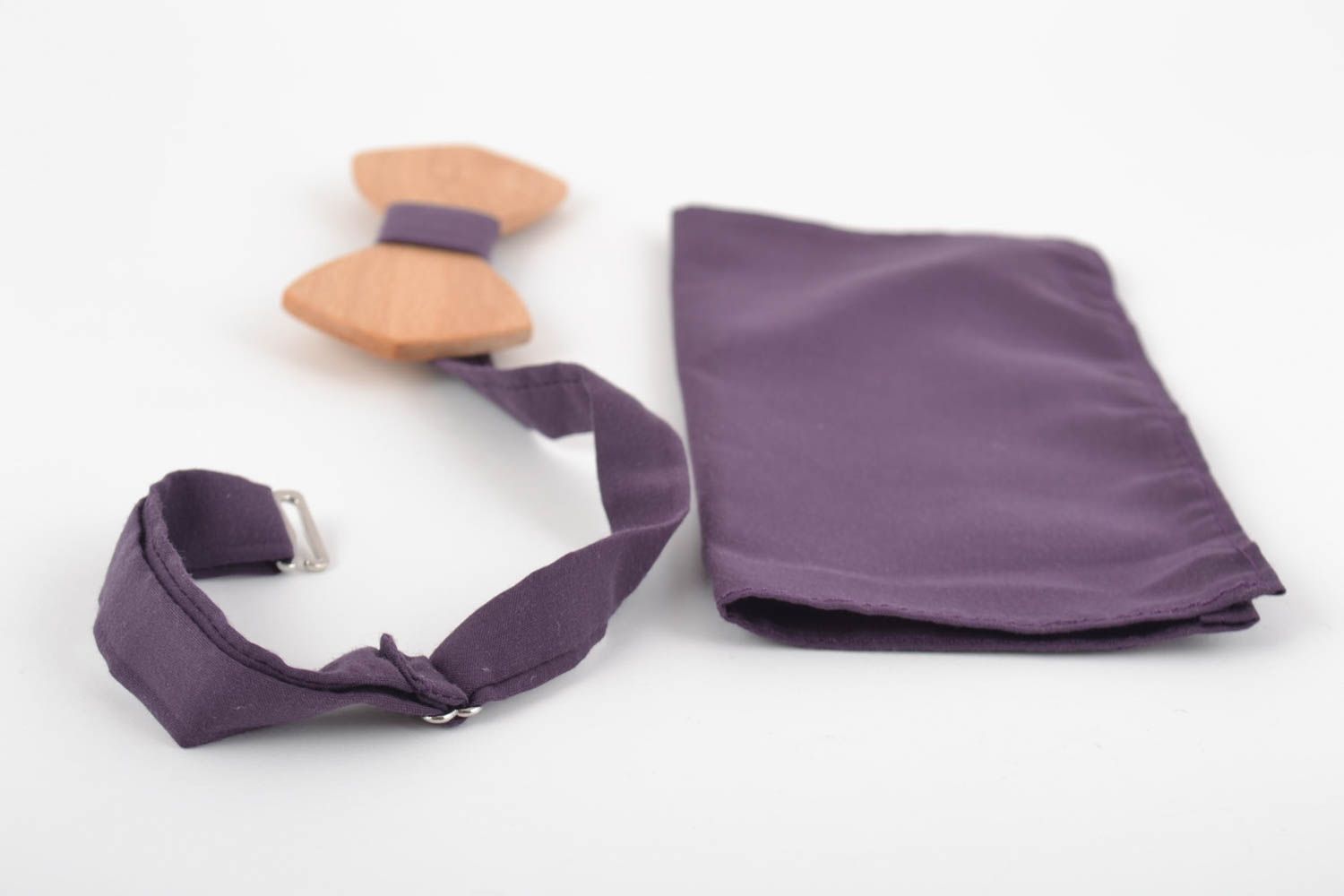 Noeud papillon Mouchoir de poche fait main violets Vêtement stylé coton et bois photo 3