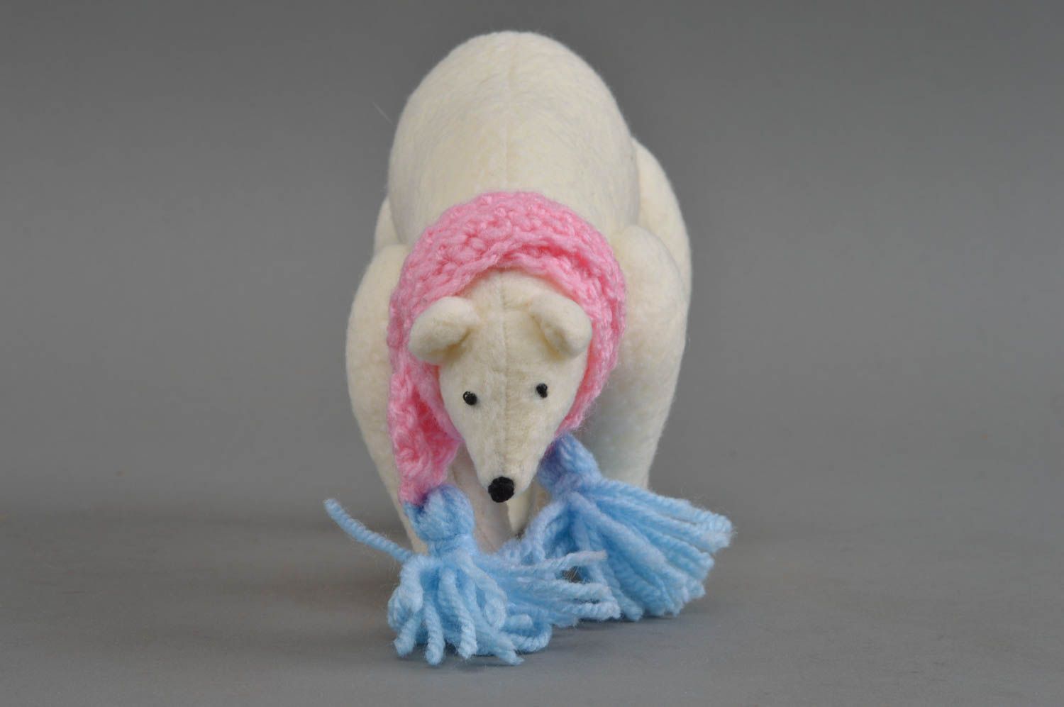 Флисовая игрушка интерьерная для декора дома ручной работы Белый медведь фото 4