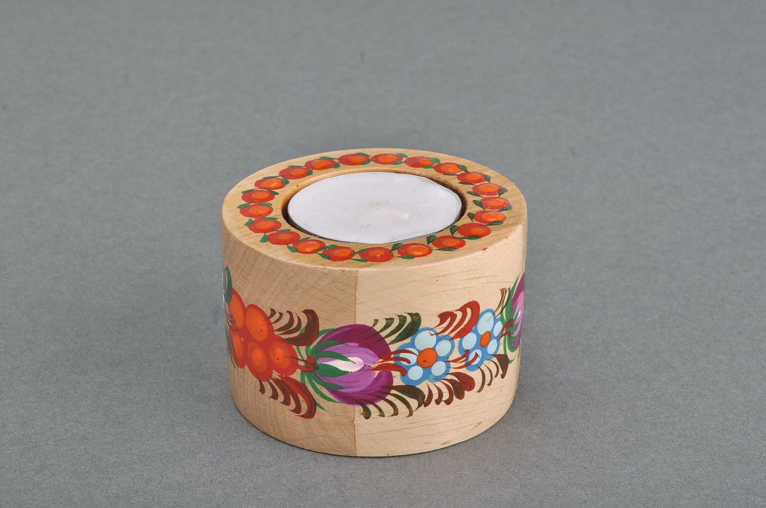 Cylindrical painted candlestick photo 1
