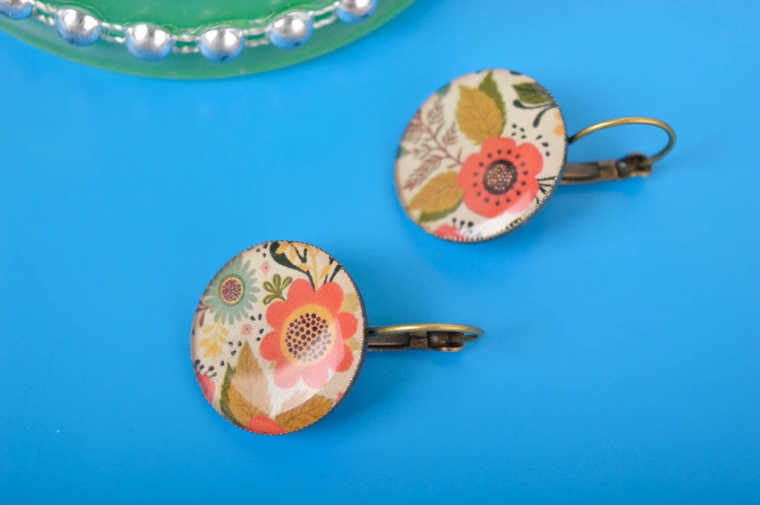 Серьги ручной работы круглые серьги красивые женские серьги с принтом цветочные фото 1