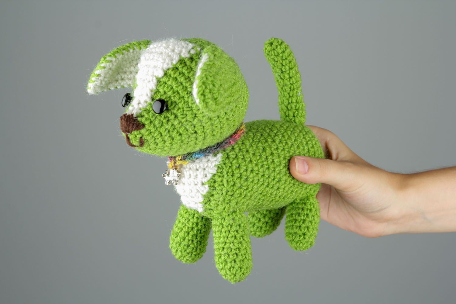 Brinquedo de malha macio feito à mão Cão verde foto 2