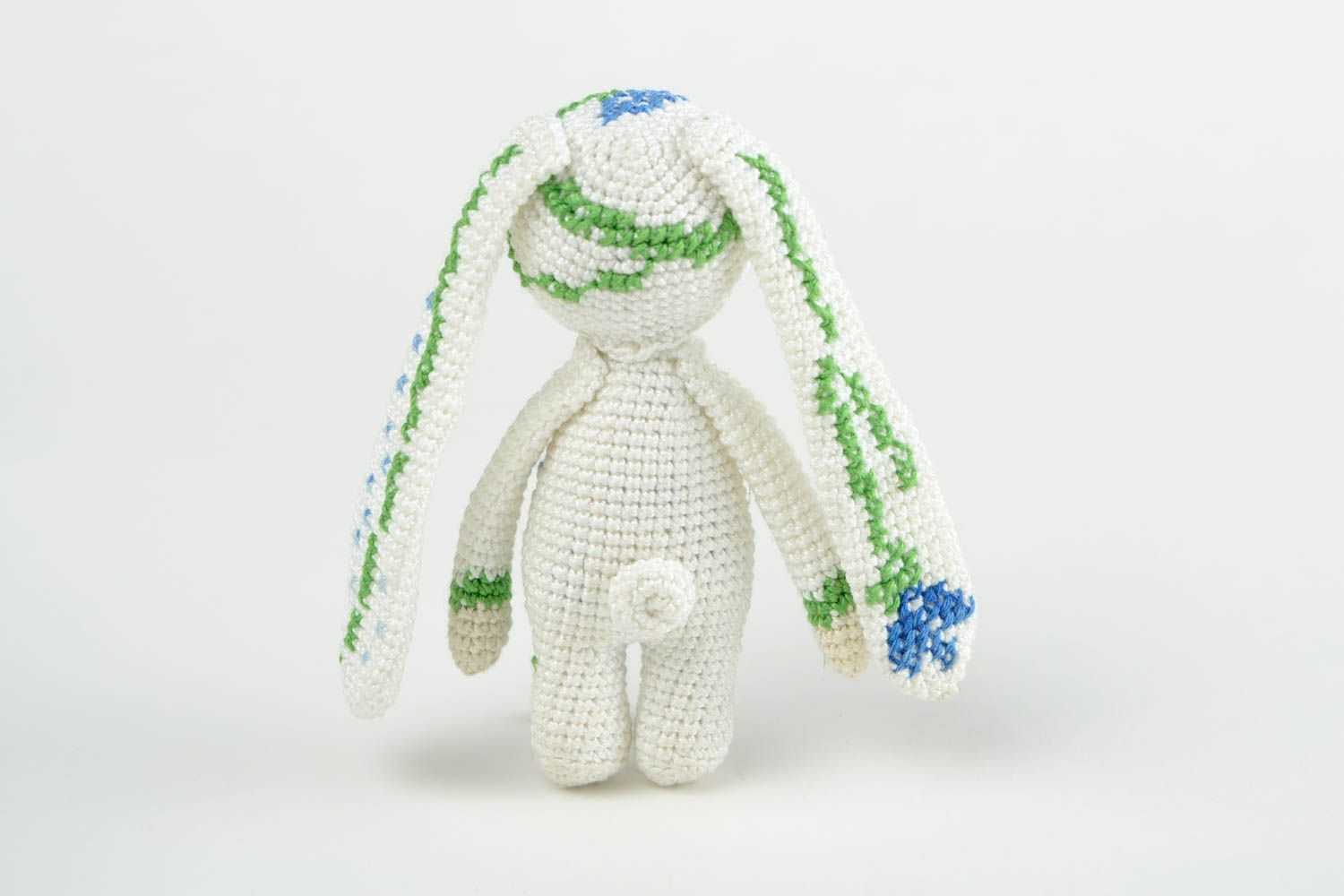 Игрушка заяц с вышивкой ручной работы мягкая игрушка вязаная детская игрушка фото 5