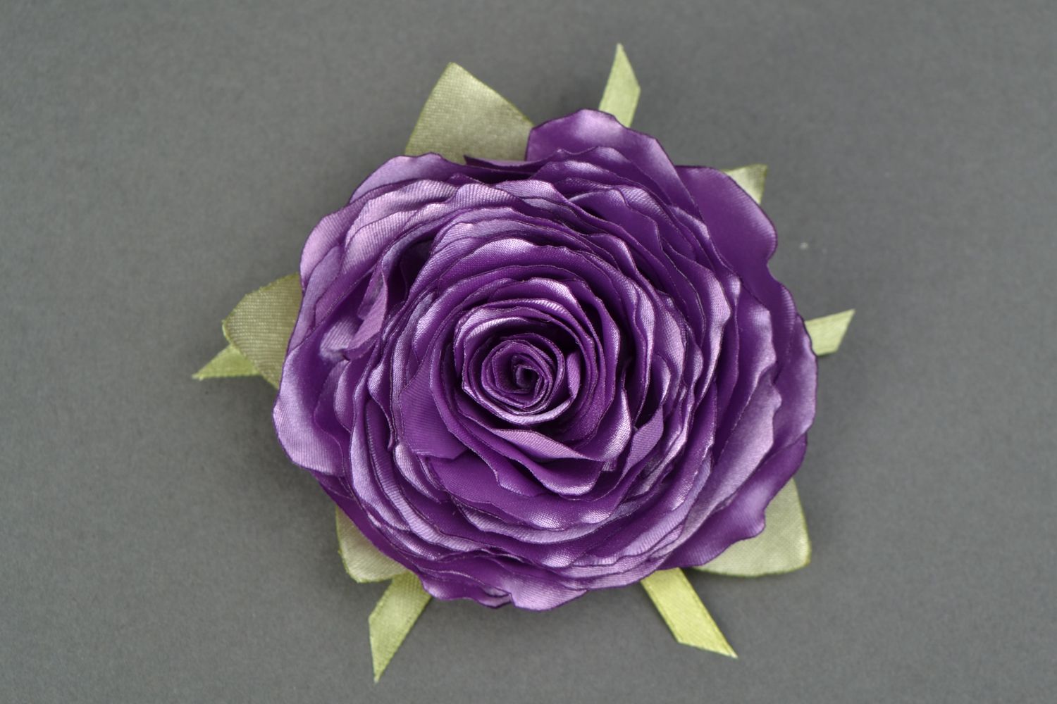 Satin ribbon brooch hair clip in the shape of violet rose photo 1
