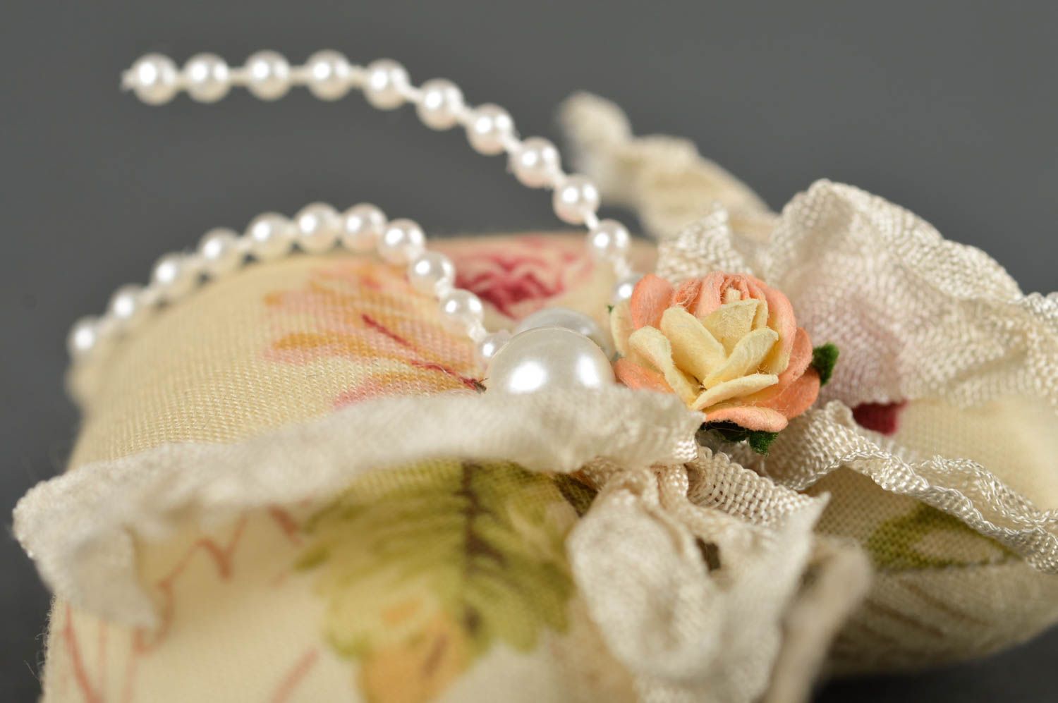 Coeur à suspendre fait main Accessoire design tissu perles fleurs Déco maison photo 4