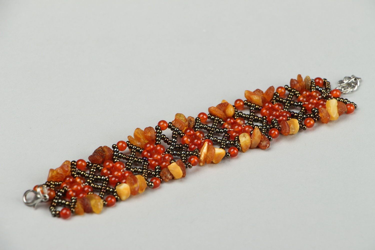 Bracelet original avec cornaline, ambre et grains de verre  photo 4