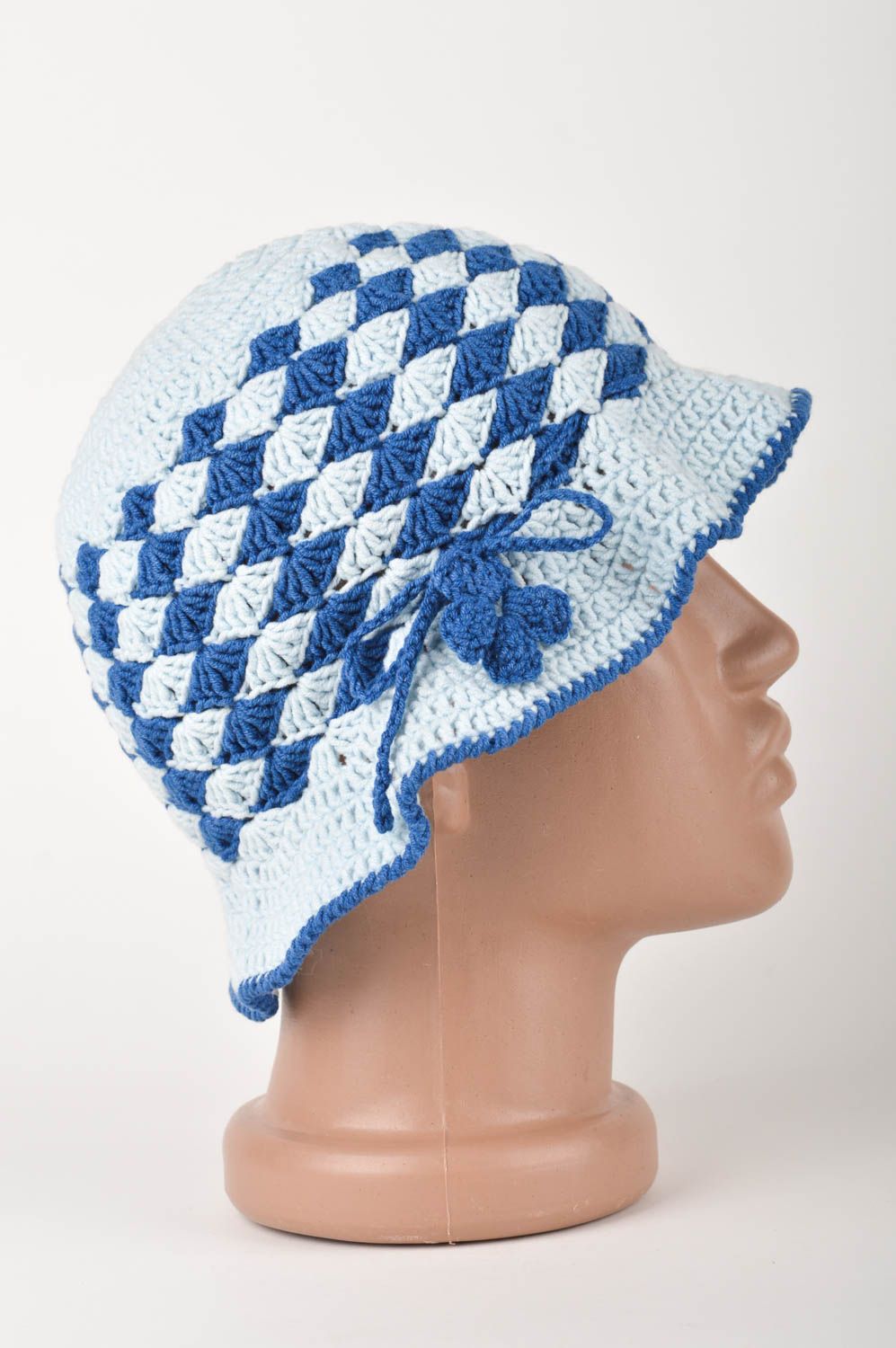 Bonnet tricot fait main Chapeau au crochet bleu blanc Vêtement enfant fille photo 3