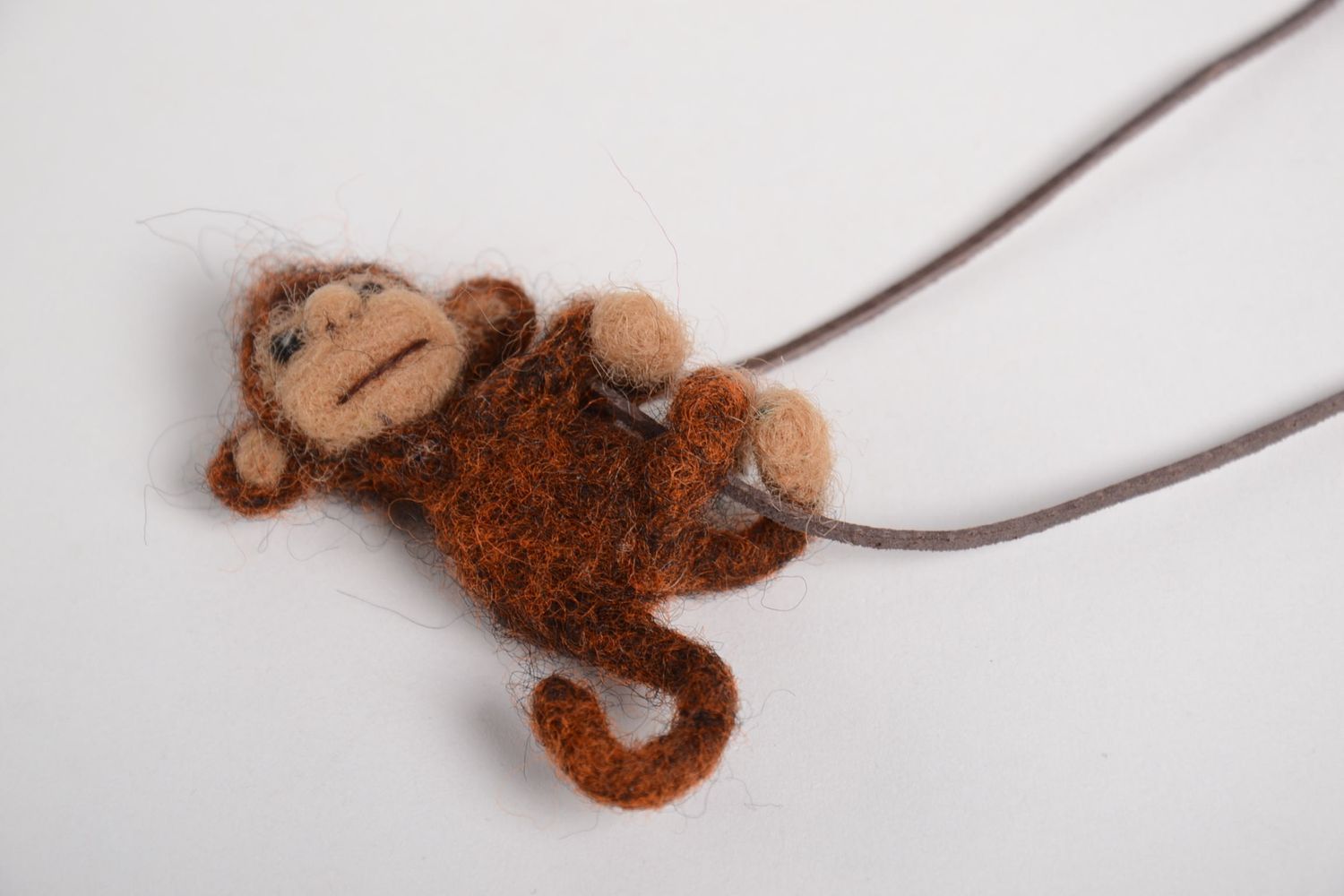 Handmade Schmuck Anhänger Accessoire für Frauen Designer Schmuck aus Wolle Affe foto 4