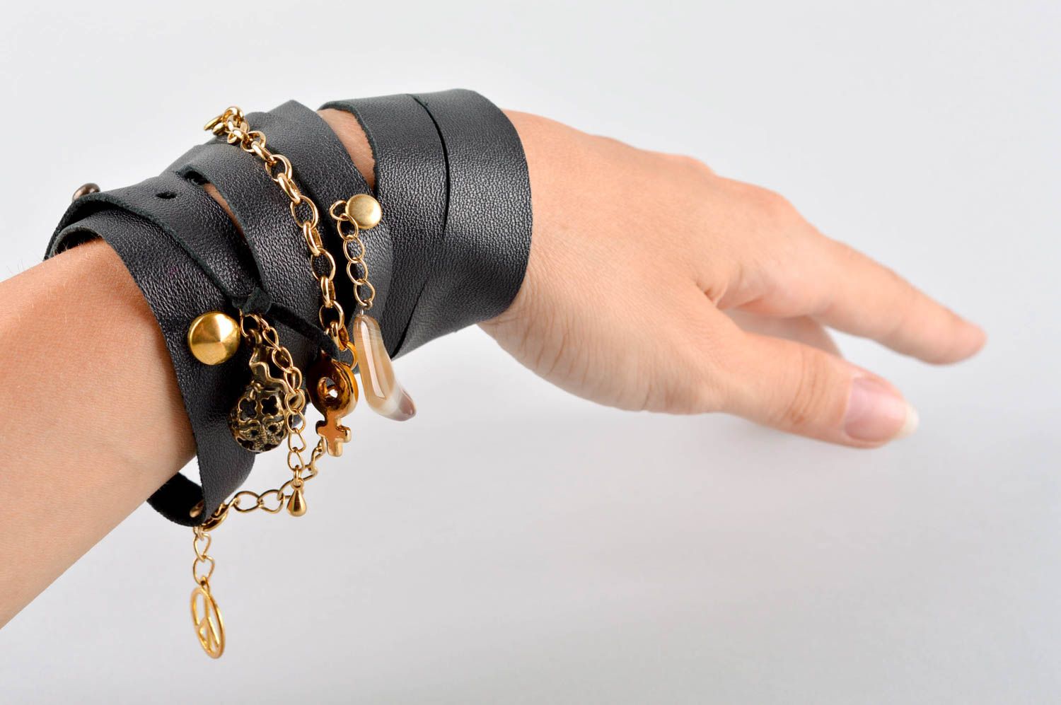 Bracelet Manchette noire Bijoux cuir fait main multirang Accessoires femme photo 5