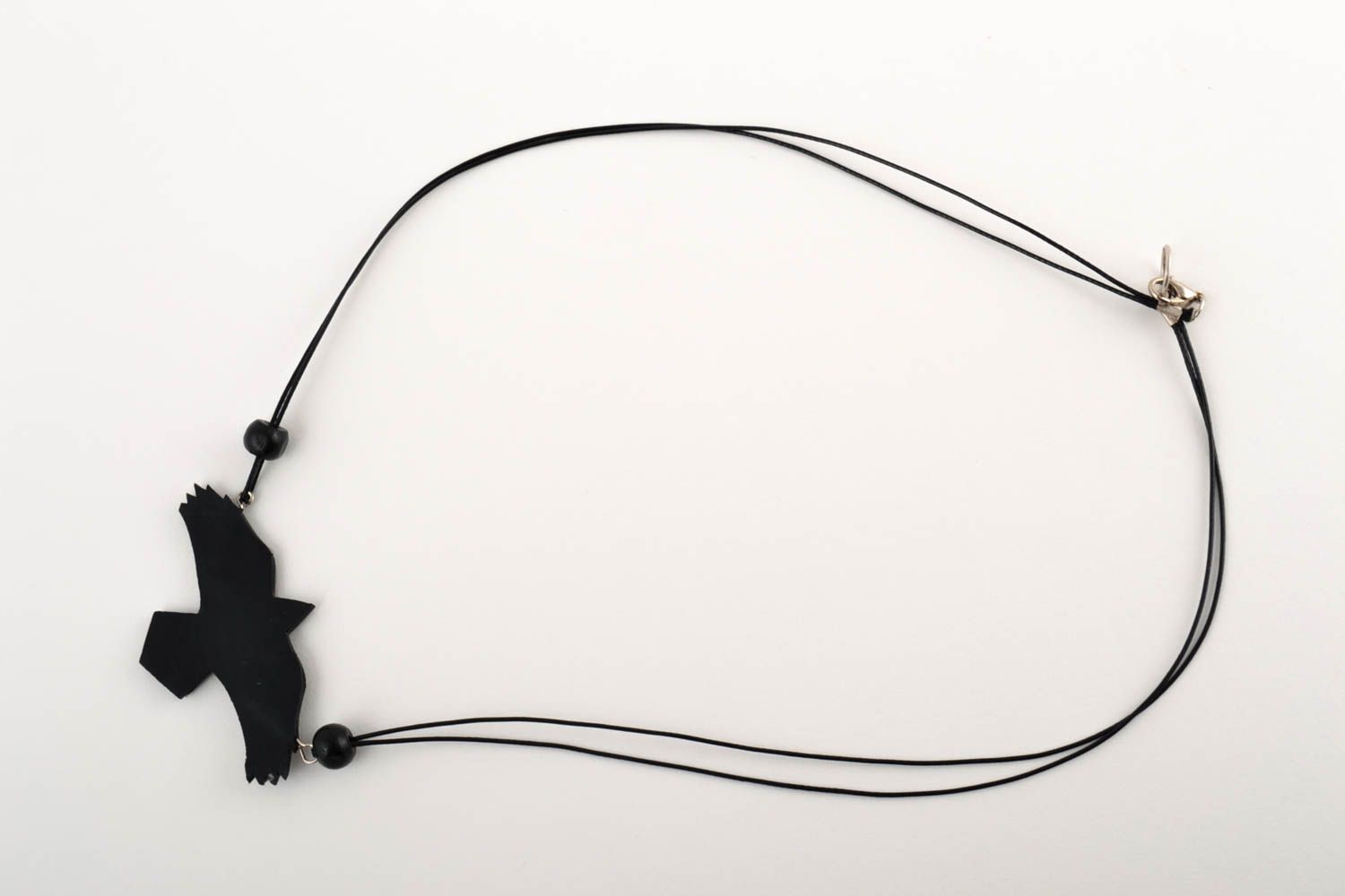 Pendentif oiseau pâte polymère Bijou fait main noir design Accessoire femme photo 3