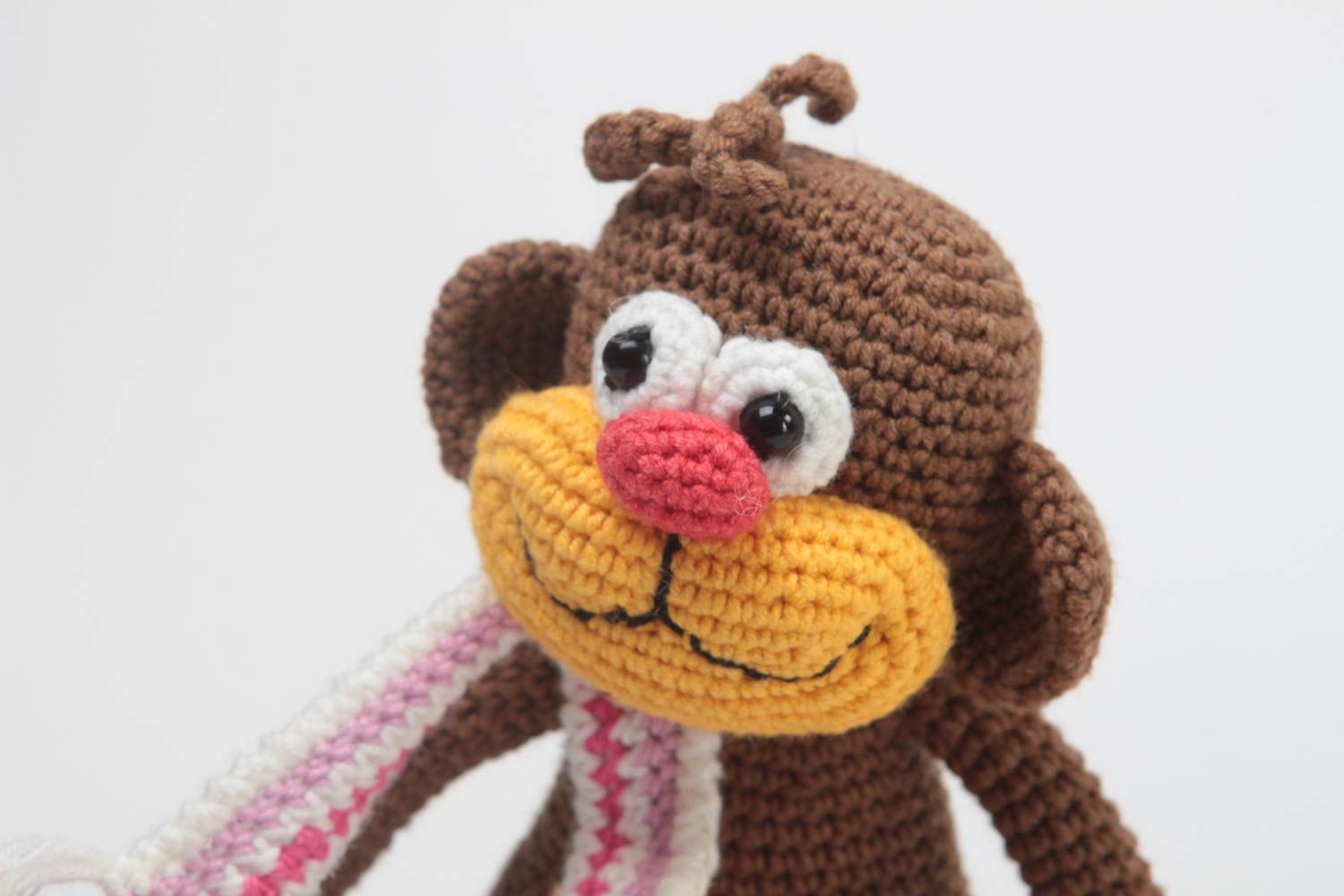 Игрушка крючком ручной работы мягкая игрушка детская игрушка в виде обезьянки фото 3