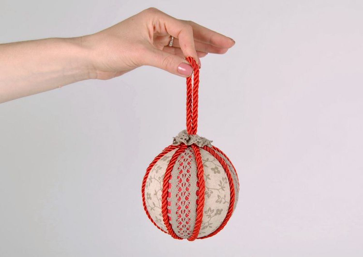 New Year's decoration with red cord ball photo 5