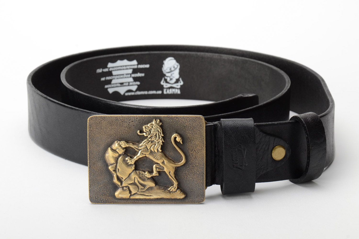 Cinturón de cuero natural con hebilla metálica con estampado artesanal foto 1