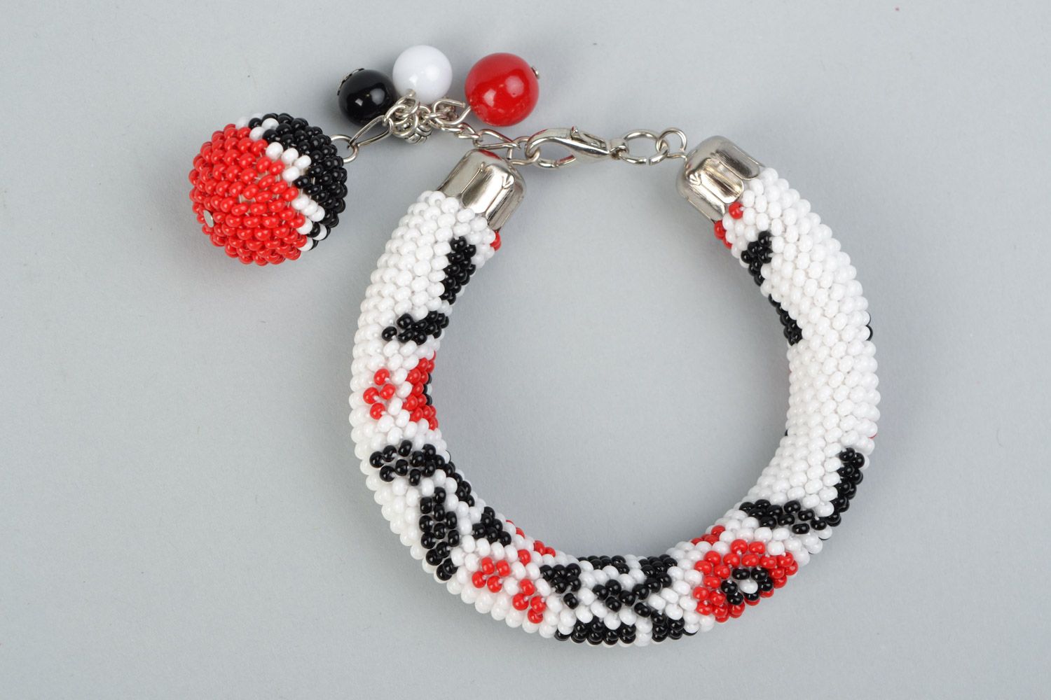 Bracelet crocheté en perles de rocaille motif floral ethnique fait main photo 5