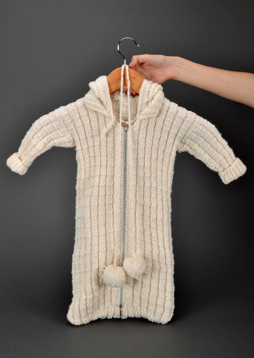 Combinaison pour bébé tricotée fait main photo 3