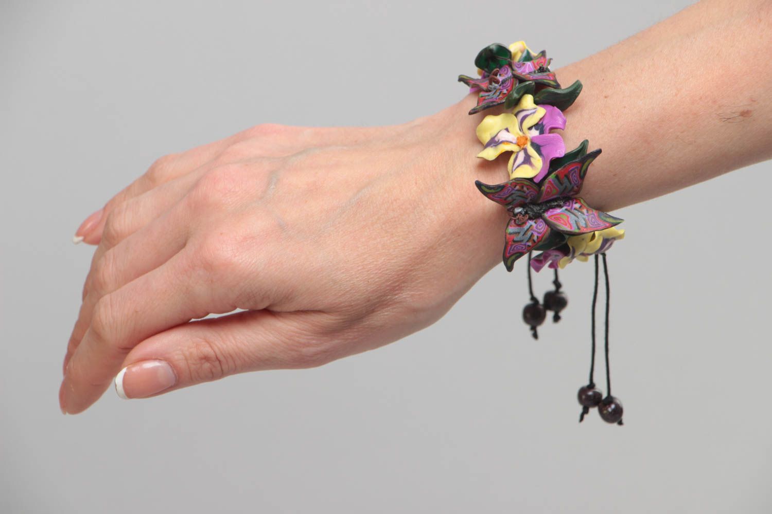 Schönes ungewöhnliches künstlerisches Armband aus Polymerton für Frauen handmade foto 5