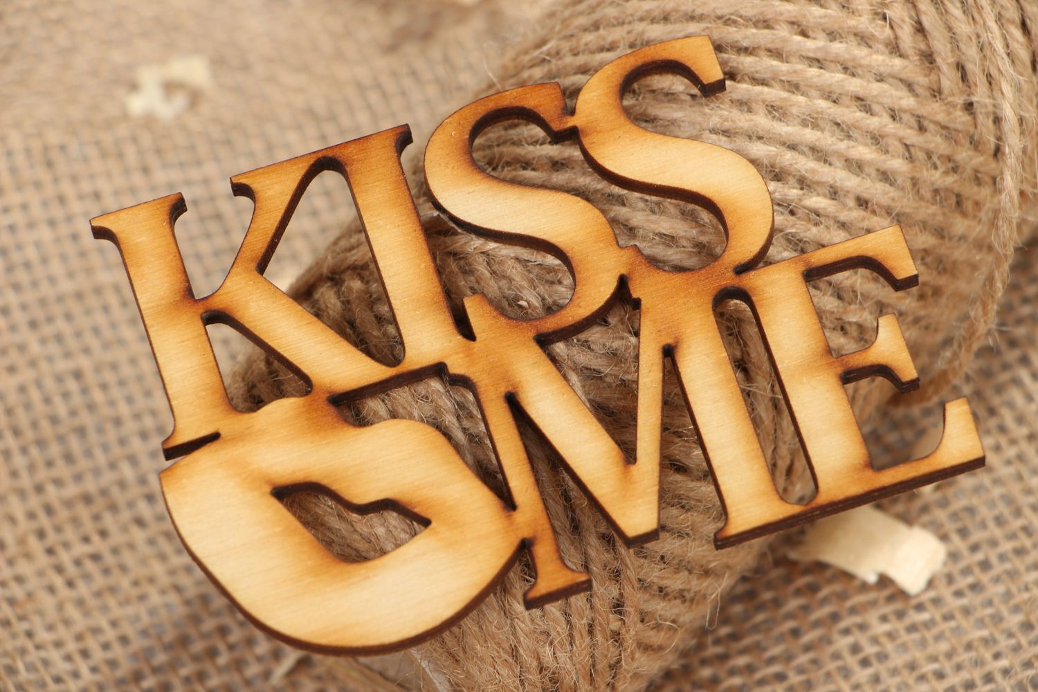 Plywood craft blank for painting Kiss me photo 4