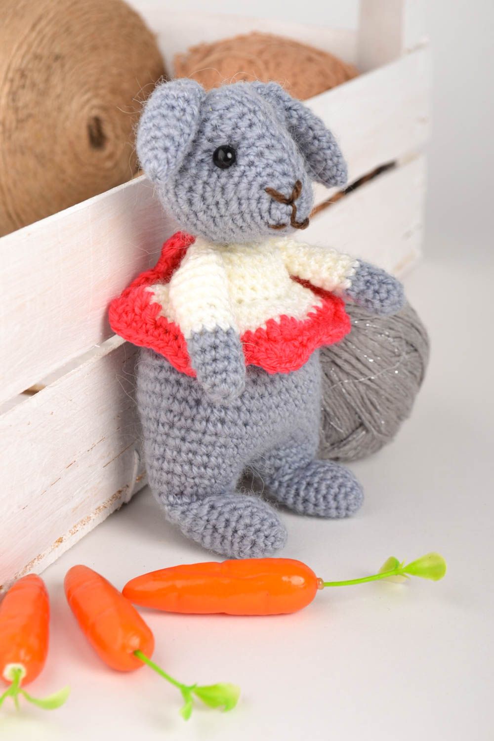 Jouet lapin gris tricoté Peluche faite main en mi-laine Cadeau pour fille photo 1