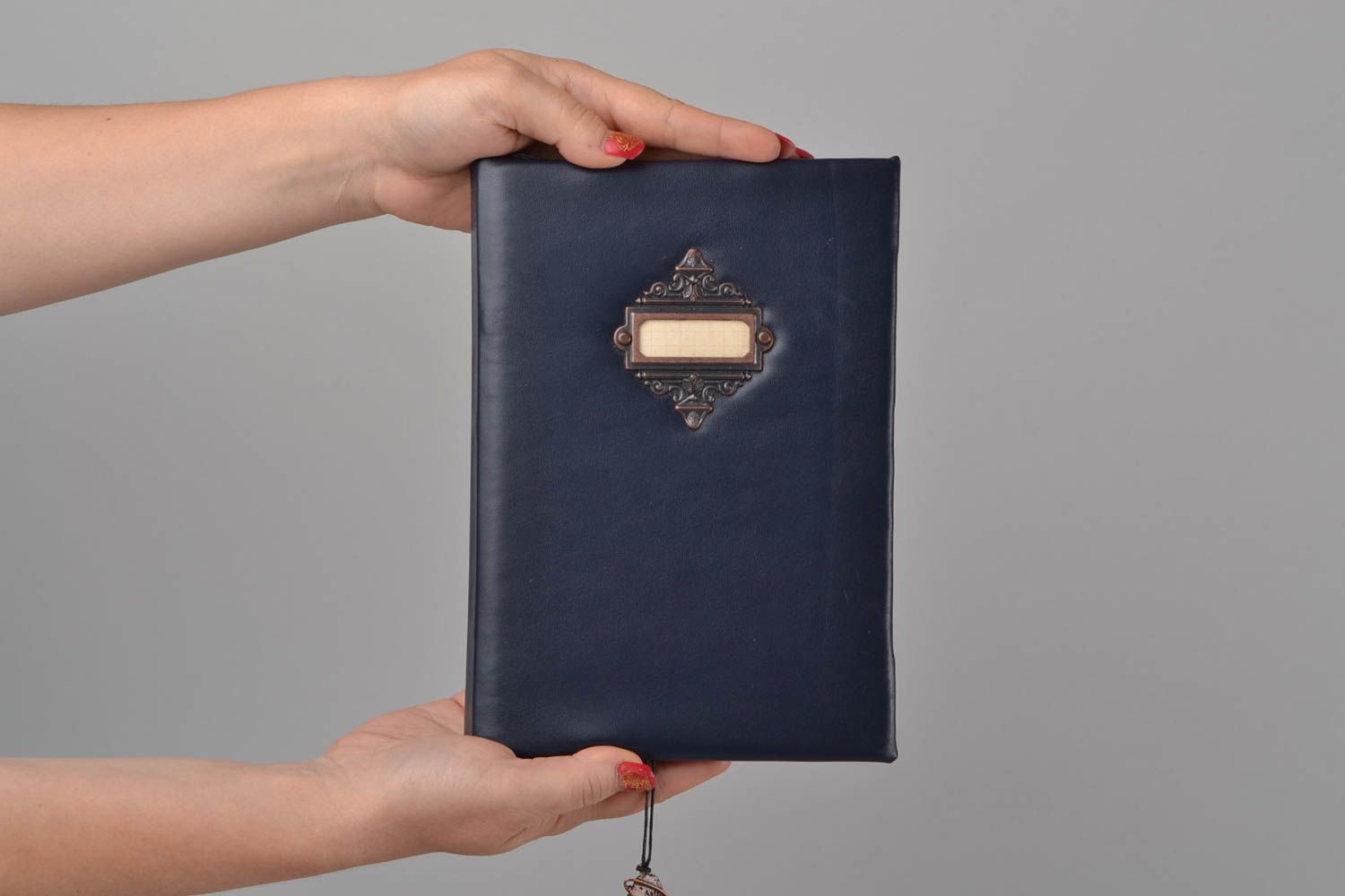 Cuaderno artesanal con tapa de cuero artificial de 360 páginas y marcapáginas foto 2