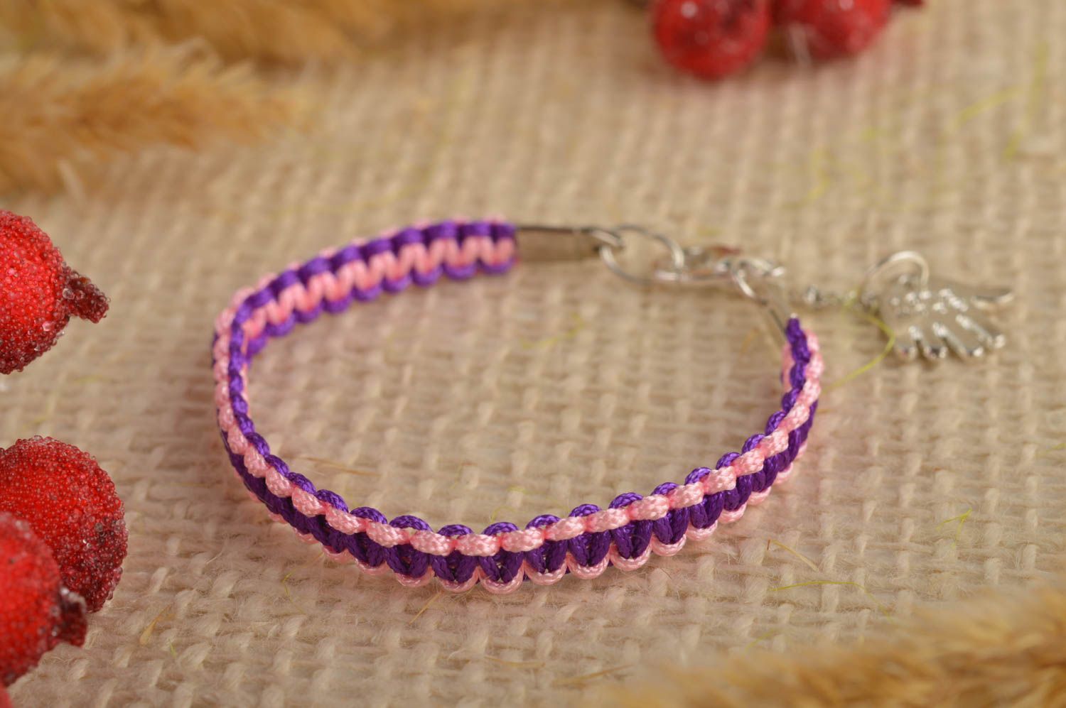 Bracelet textile Bijou fait main tressé violet rose Accessoire fille design photo 1